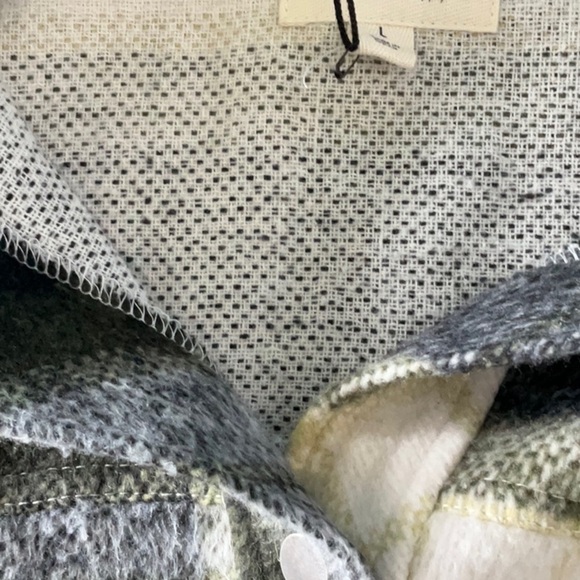 Thread & Supply Plaid Jacket Size Large - Picture 9 of 9